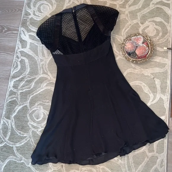 NWT🌷BADGLEY MISCHKA🌷Black net illusion trim silk sweetheart neck SS flare LBD - Picture 3 of 6